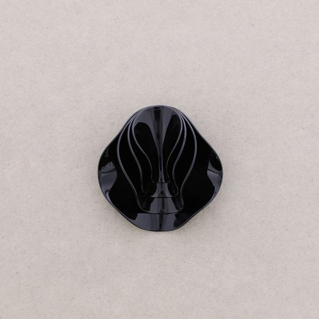 RESIN LAYERED BROOCH