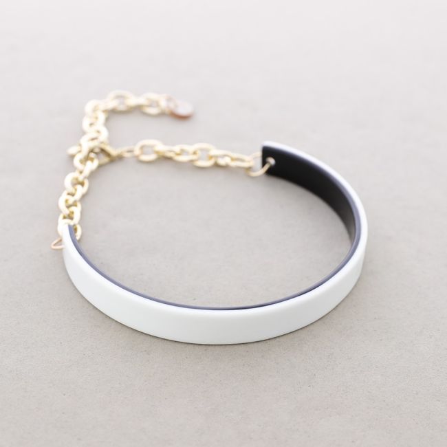 TWO-TONE RESIN CHOKER