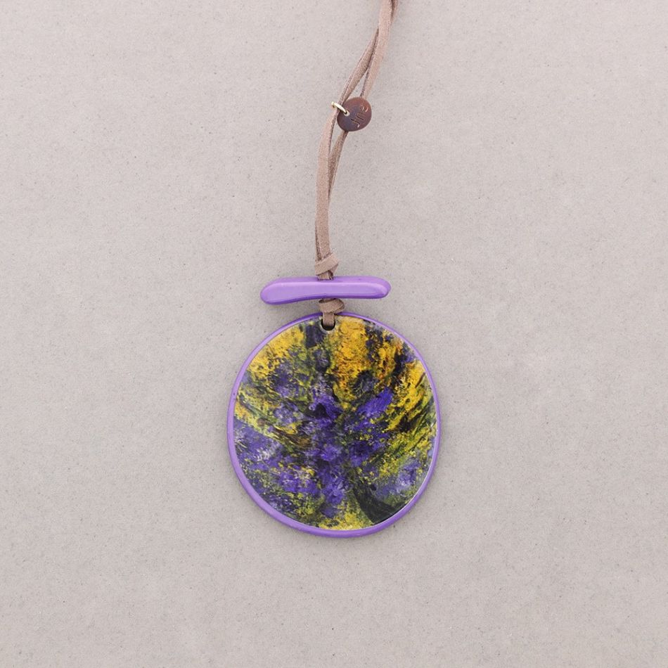 PRINTED RESIN MEDALLION PENDANT LONG NECKLACE