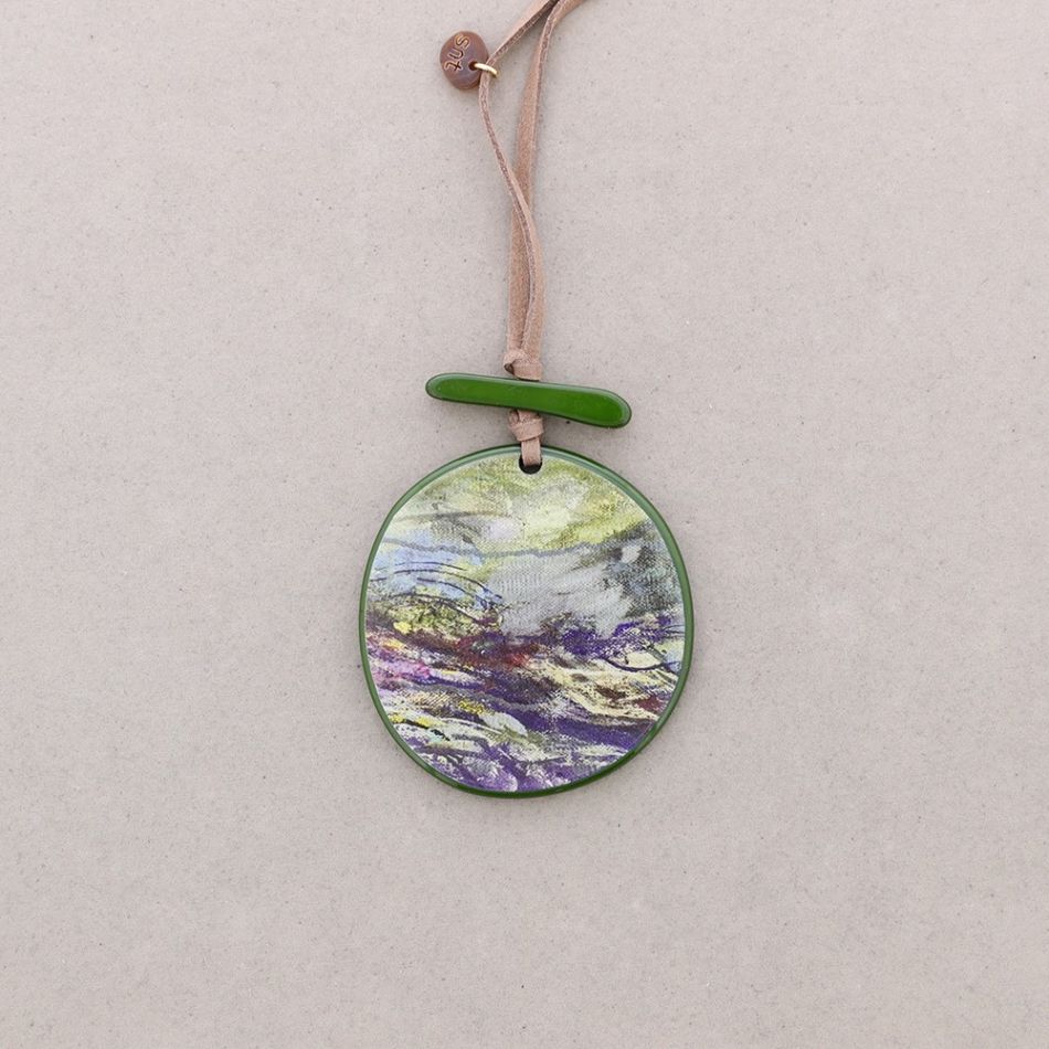 PRINTED RESIN MEDALLION PENDANT LONG NECKLACE