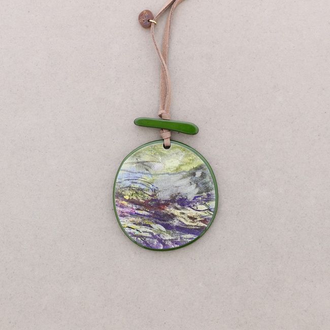 PRINTED RESIN MEDALLION PENDANT LONG NECKLACE