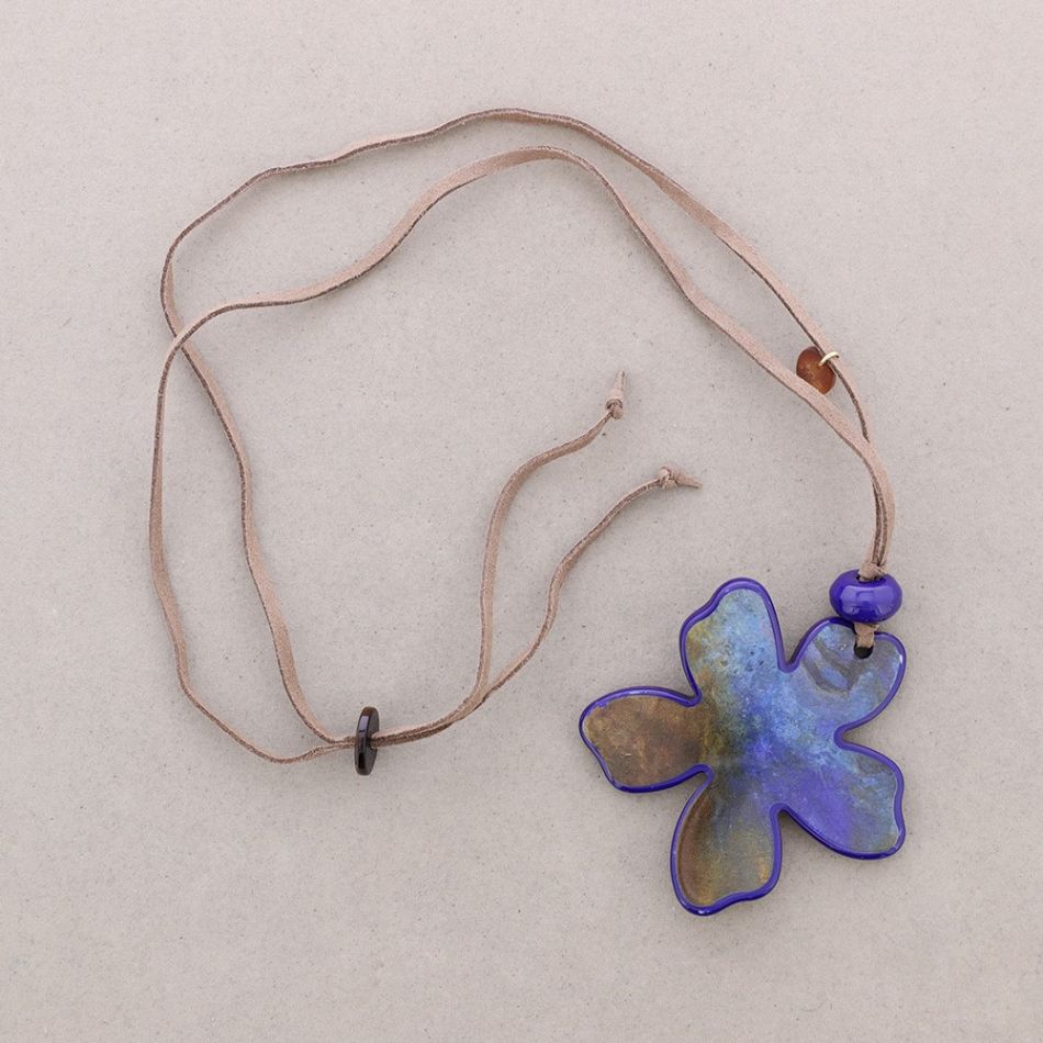 PRINTED RESIN FLOWER PENDANT LONG NECKLACE