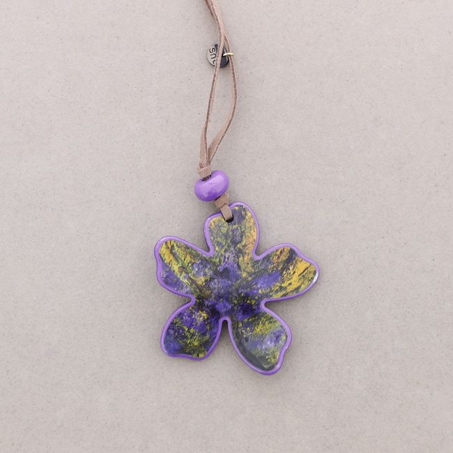 COLLAR LARGO COLGANTE FLOR RESINA ESTAMPADA