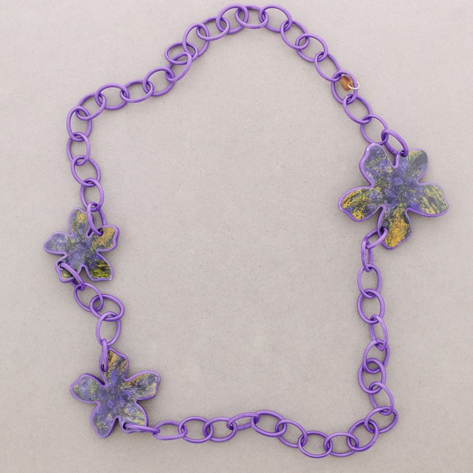 LONG RESIN FLOWERS LINK NECKLACE