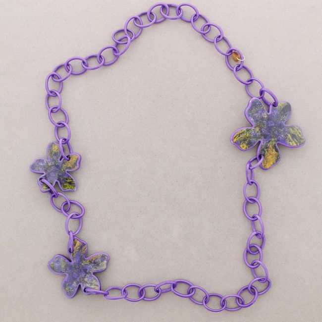 LONG RESIN FLOWERS LINK NECKLACE