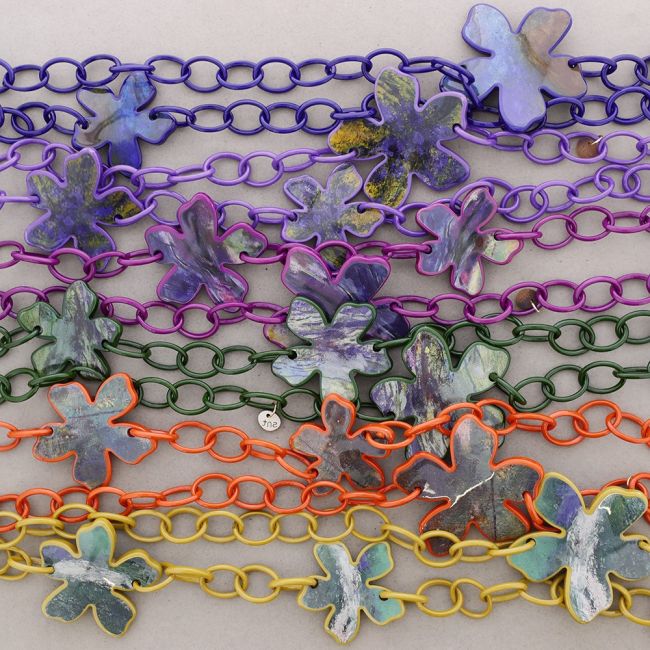 COLLAR LARGO ESLABONES RESINA FLORES