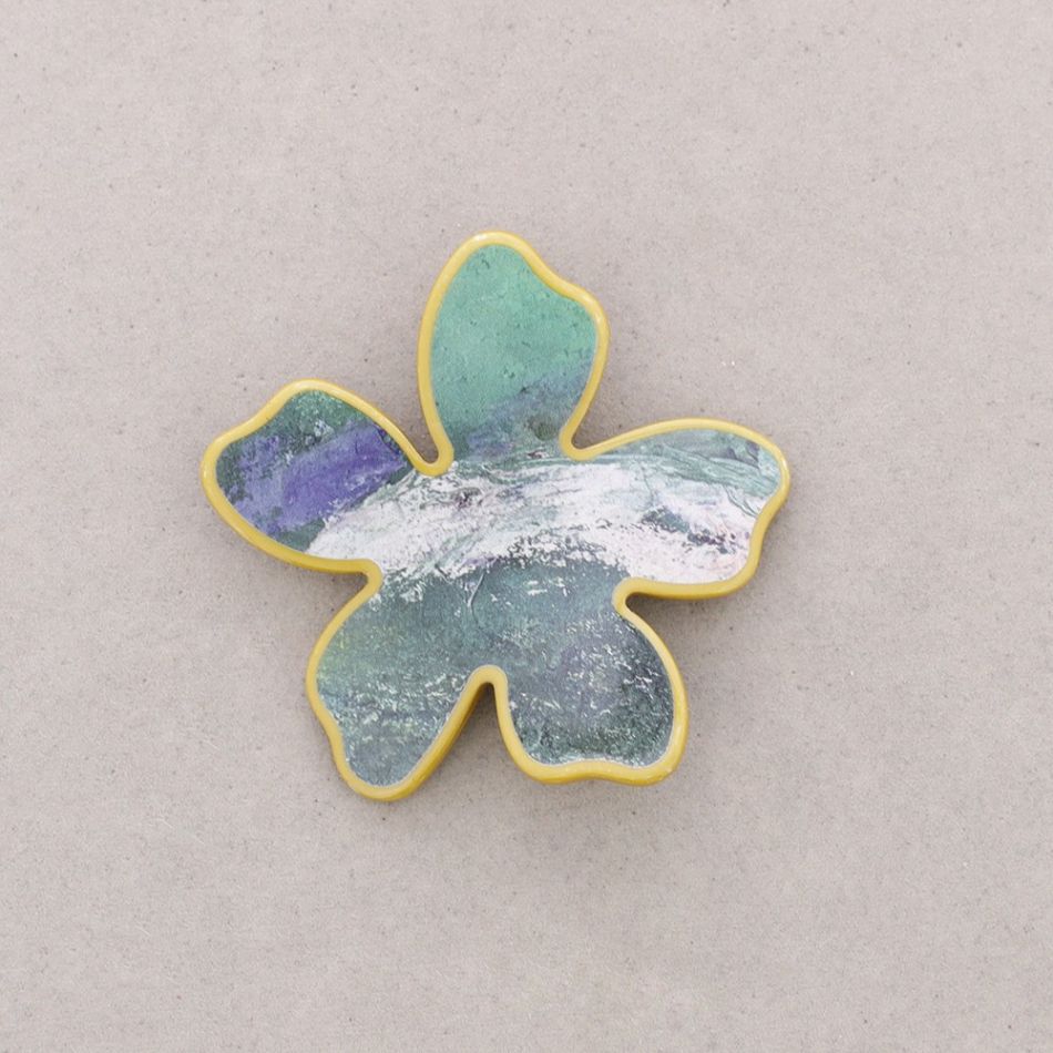 BROCHE FLOR RESINA ESTAMPADA