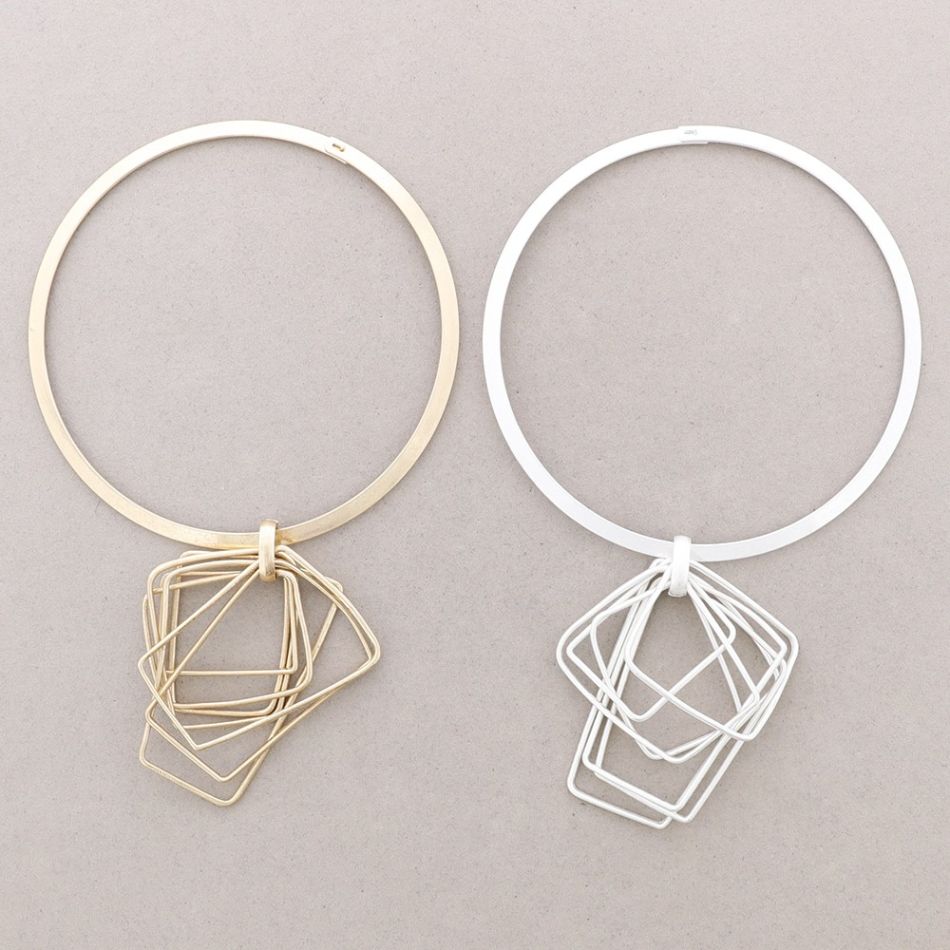 METAL SQUARE PENDANT SHORT NECKLACE