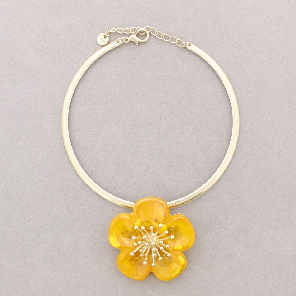 METAL RESIN FLOWER PENDANT SHORT NECKLACE