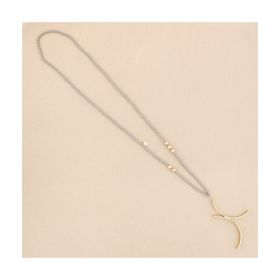 LONG CRYSTAL NECKLACE WITH METAL PENDANT