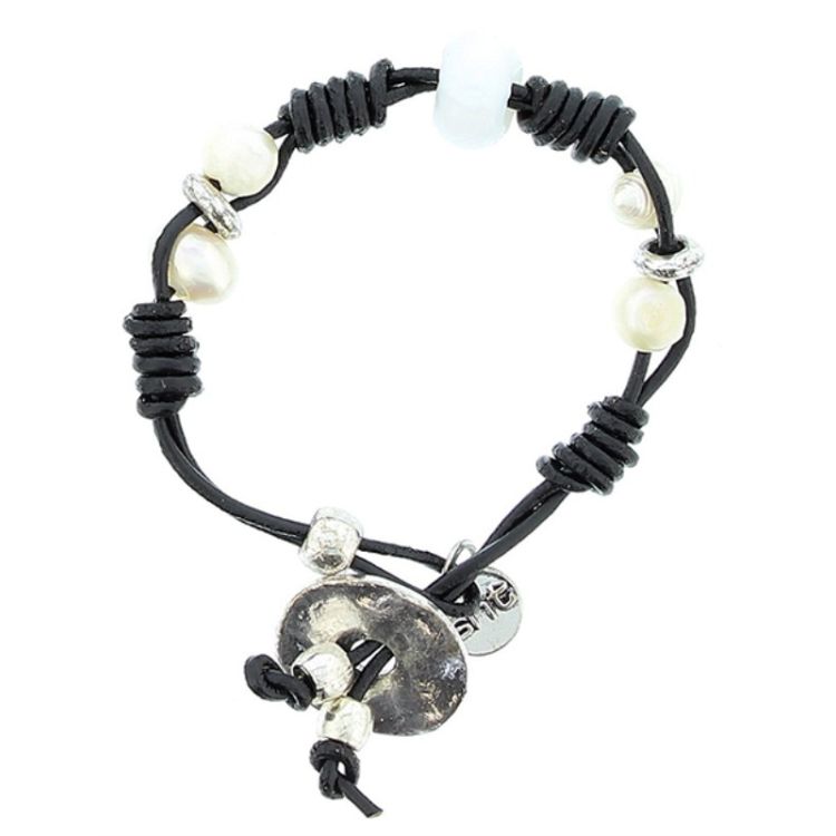 LEATHER BRACELET METAL BEADS PEARLS CULTIVATION.