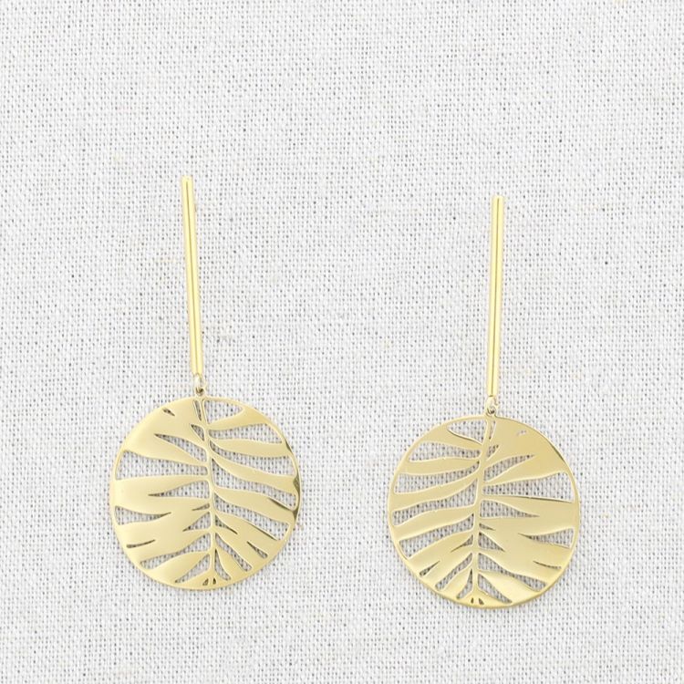 STAINLESS STEEL EARRINGS WITH TRAMITE MEDAL PENDANT
