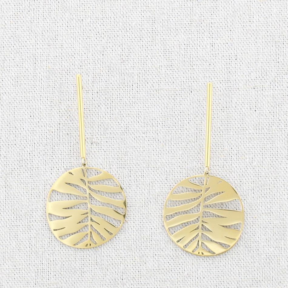 STAINLESS STEEL EARRINGS WITH TRAMITE MEDAL PENDANT