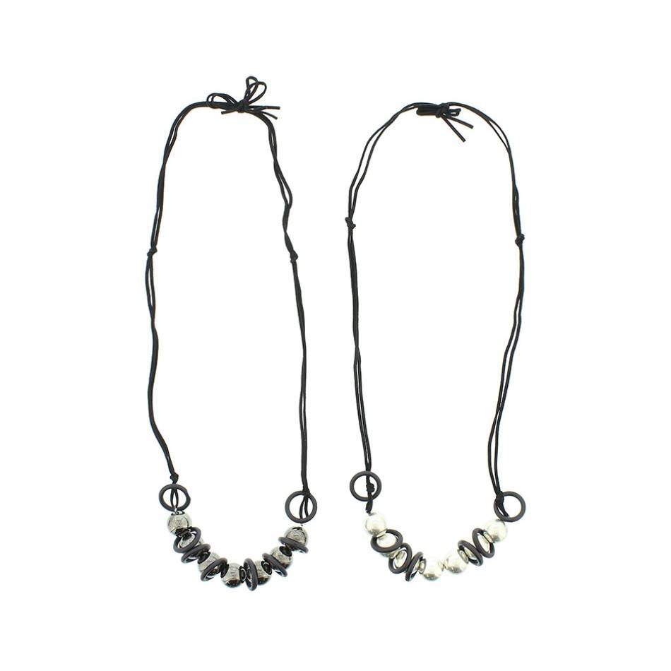 COLLAR LARGO ANTELINA PERLAS METALICAS