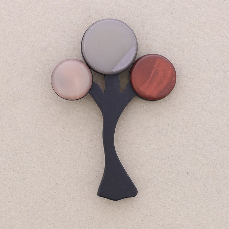 BROCHE ÁRBOL RESINA
