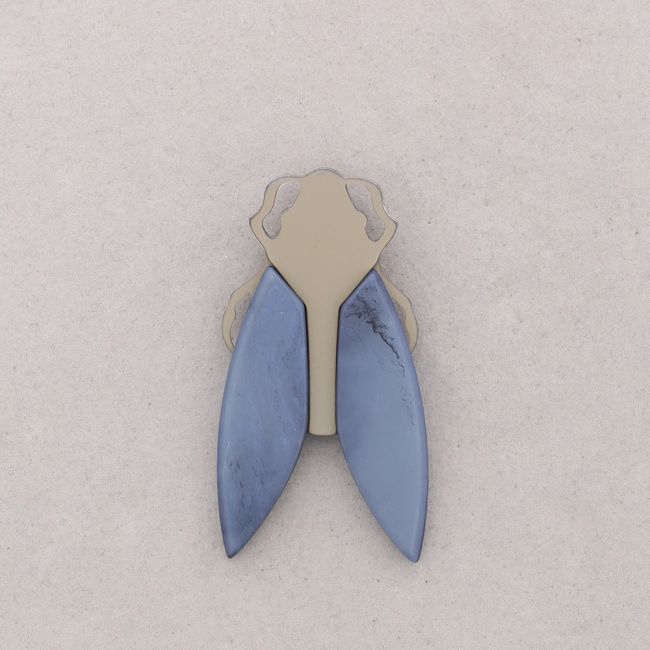 BROCHE INSECTO RESINA