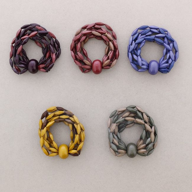 ELASTIC BRACELET WITH RESIN BEADS