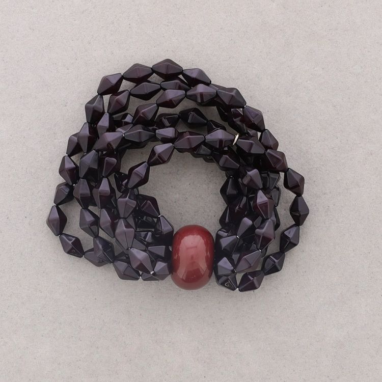 ELASTIC BRACELET WITH RESIN BEADS