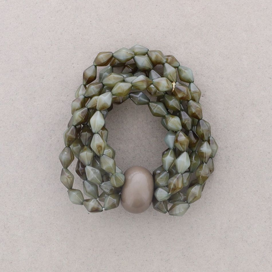 ELASTIC BRACELET WITH RESIN BEADS