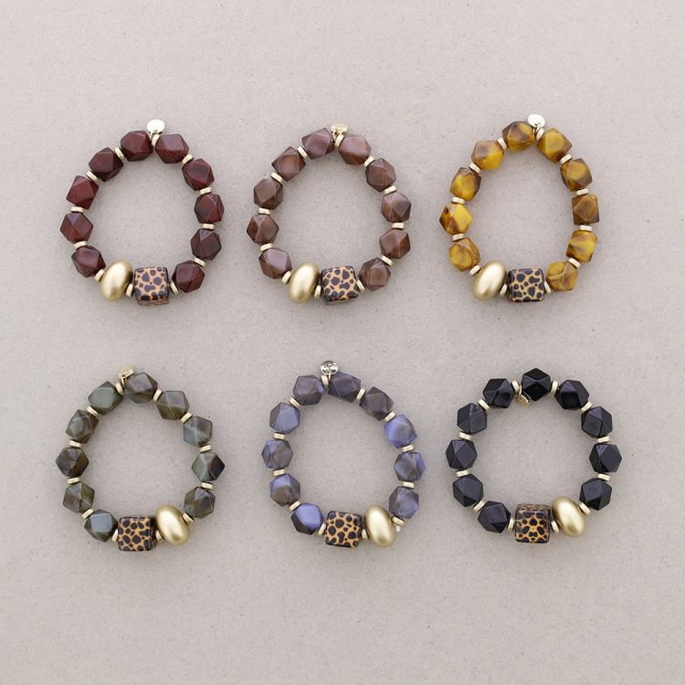 ELASTIC BRACELET WITH RESIN BEADS 2