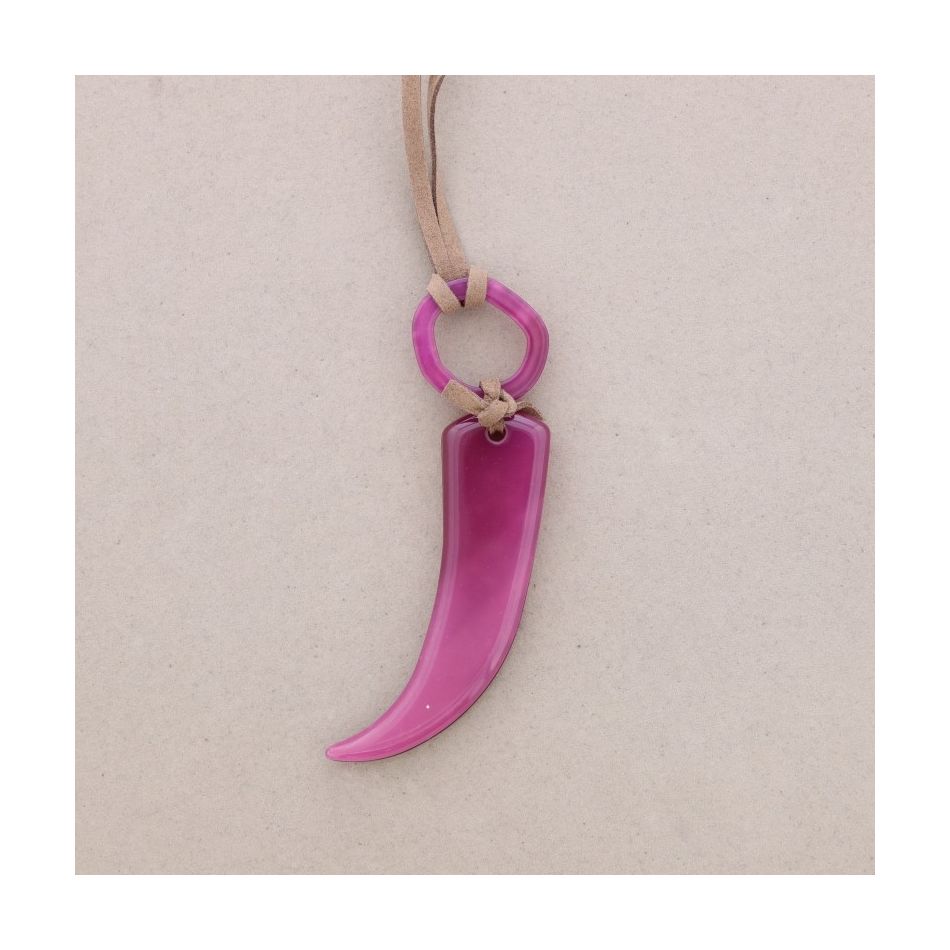 LONG RESIN HORN PENDANT NECKLACE
