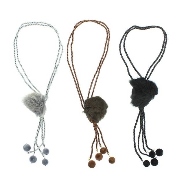 LONG PENDANT NECKLACE POMPOM