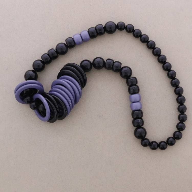 LONG NECKLACE WITH BALLS AND WASHERS