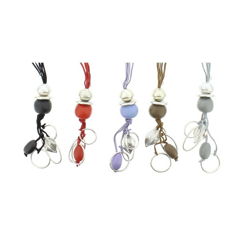 COLLAR LARGO CUENTAS METAL RESINA