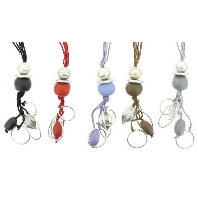 COLLAR LARGO CUENTAS METAL RESINA