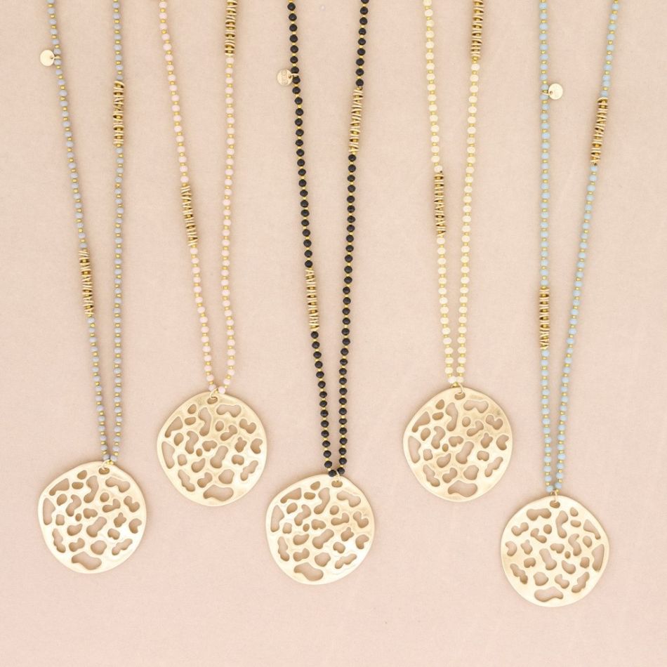 COLLAR LARGO CRISTALES COLGANTE MEDALL METAL