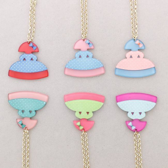 COLLAR LARGO COLG. RESINA