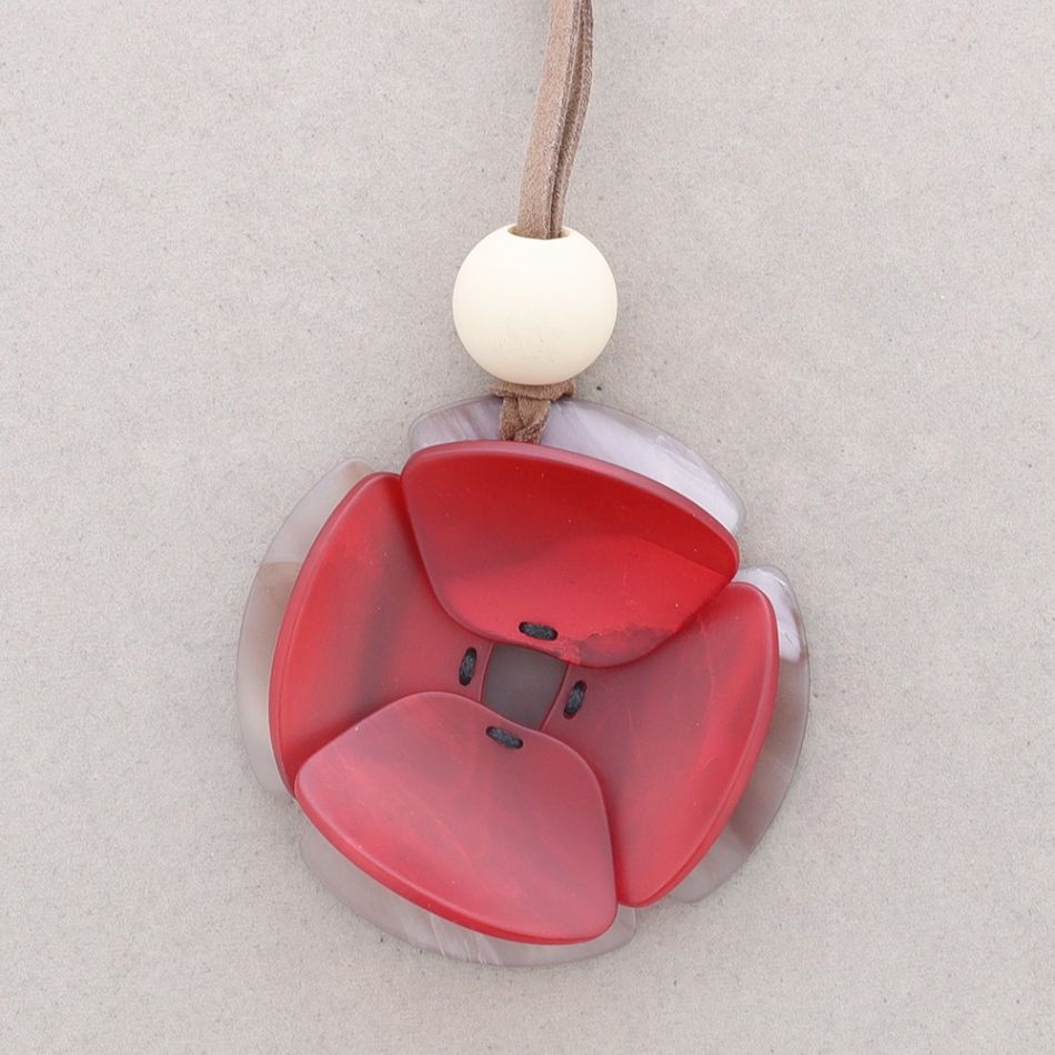 LONG RESIN FLOWER PENDANT NECKLACE