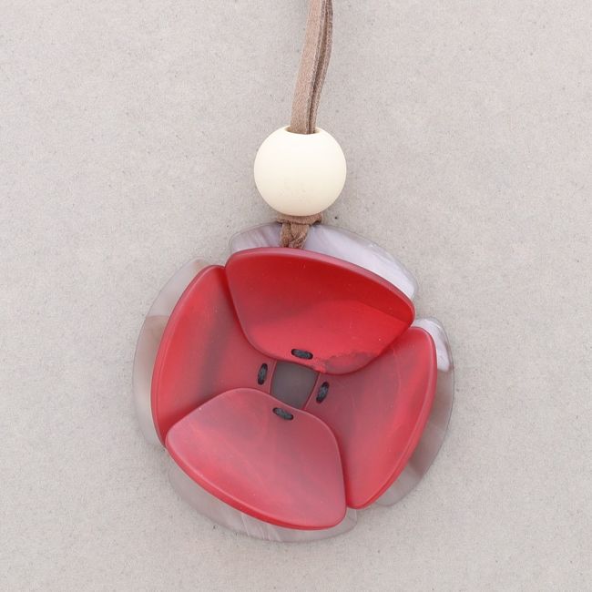 LONG RESIN FLOWER PENDANT NECKLACE