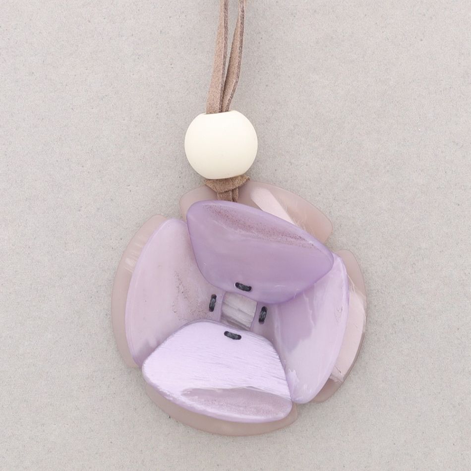 LONG RESIN FLOWER PENDANT NECKLACE