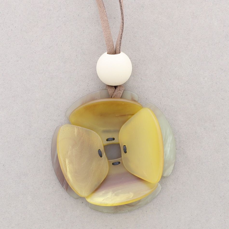 LONG RESIN FLOWER PENDANT NECKLACE