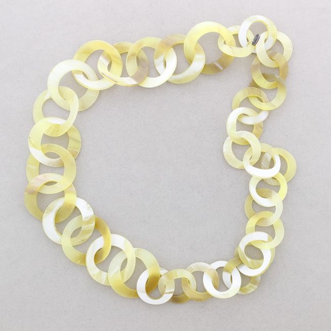 COLLAR LARGO ESLABONES RESINA