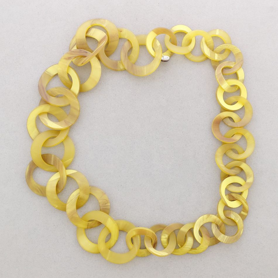 COLLAR LARGO ESLABONES RESINA