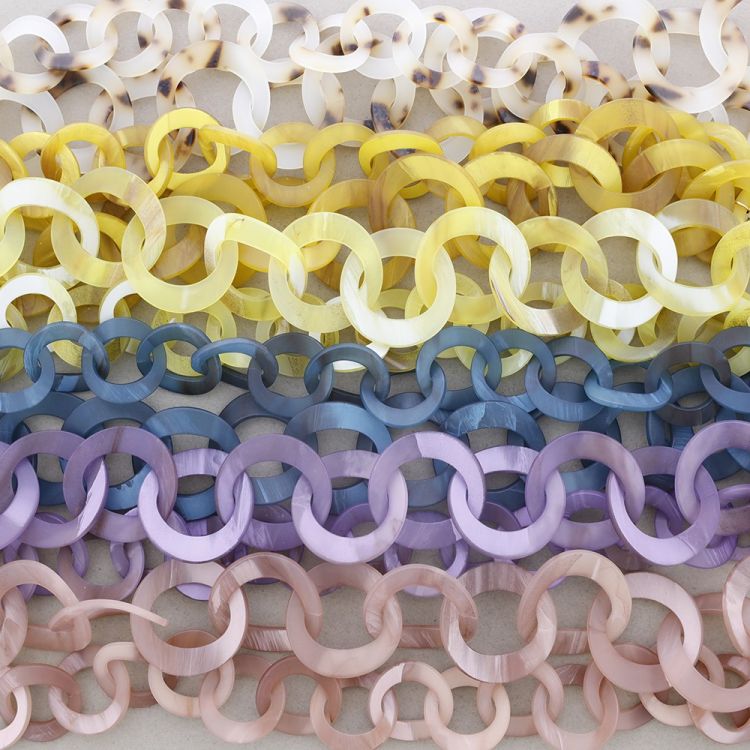 COLLAR LARGO ESLABONES RESINA 2