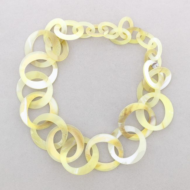COLLAR LARGO ESLAOBONES RESINA