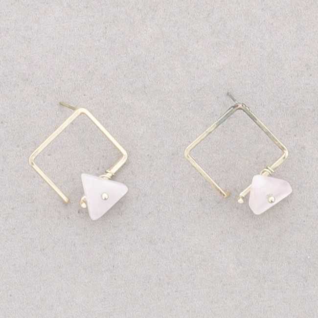 IRREGULAR RHOMBUS EARRINGS WITH TRIANGULAR STONE