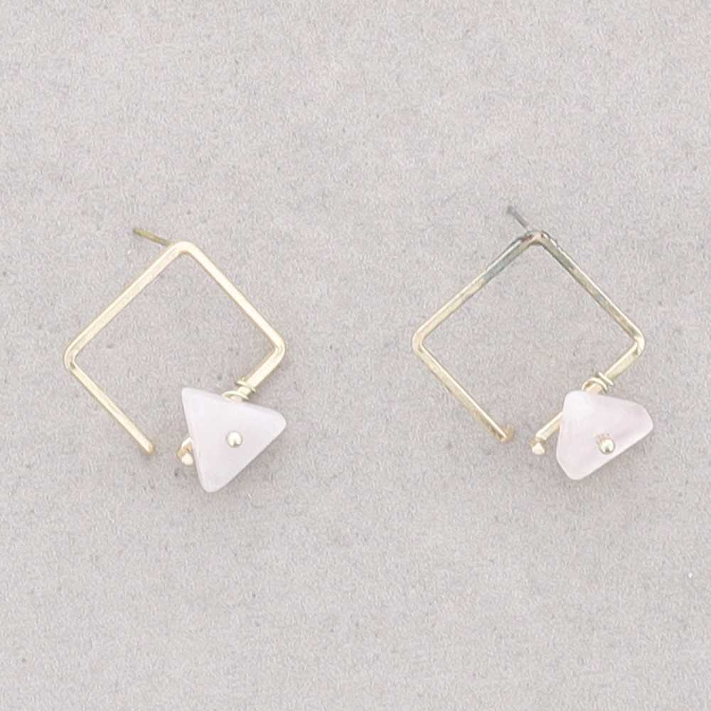 IRREGULAR RHOMBUS EARRINGS WITH TRIANGULAR STONE