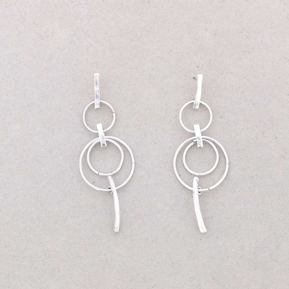 METAL SHAPED EARRINGS