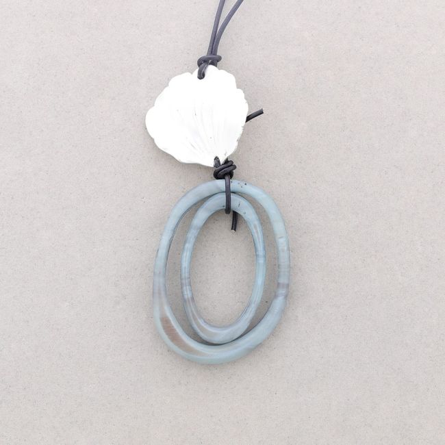 RESIN DOUBLE HOOP PENDANT LONG NECKLACE
