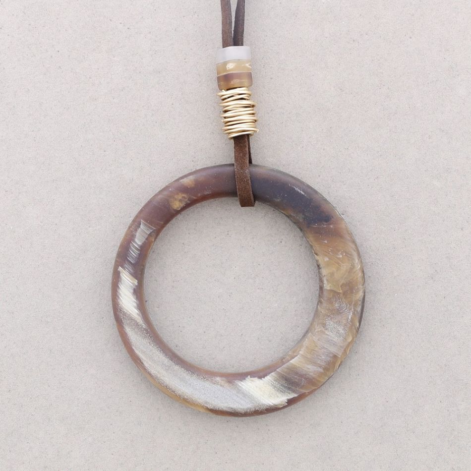 LONG RESIN WIDE HOOP PENDANT NECKLACE