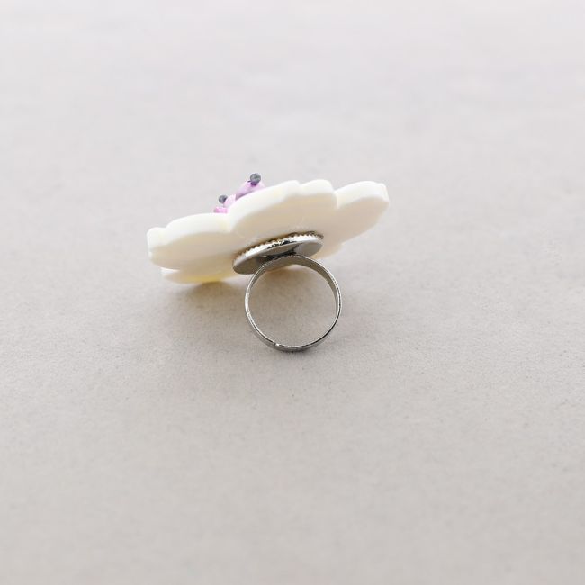 NACRE FLOWER RING