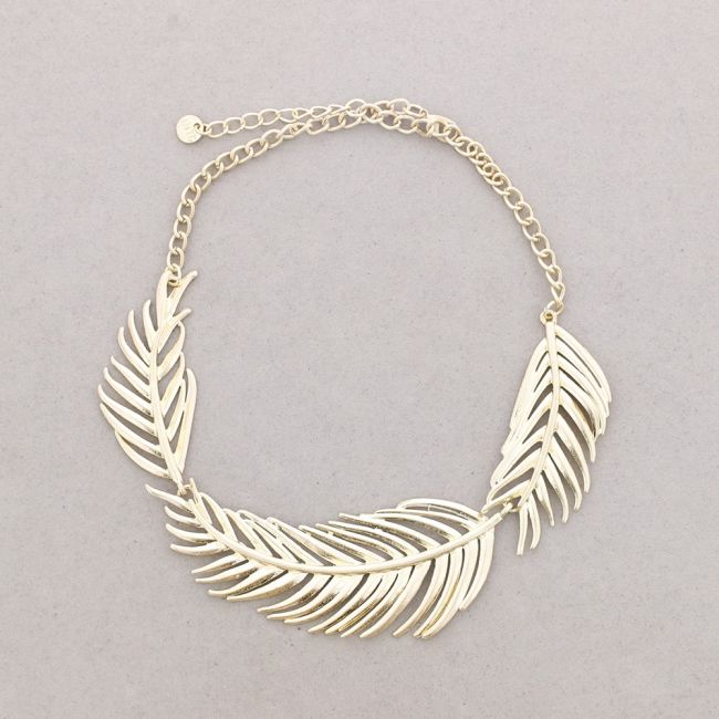 TRIPLE METAL LEAF SHORT NECKLACE