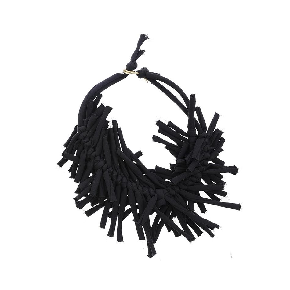 TUBE SHORT NECKLACE WITH KNOTS