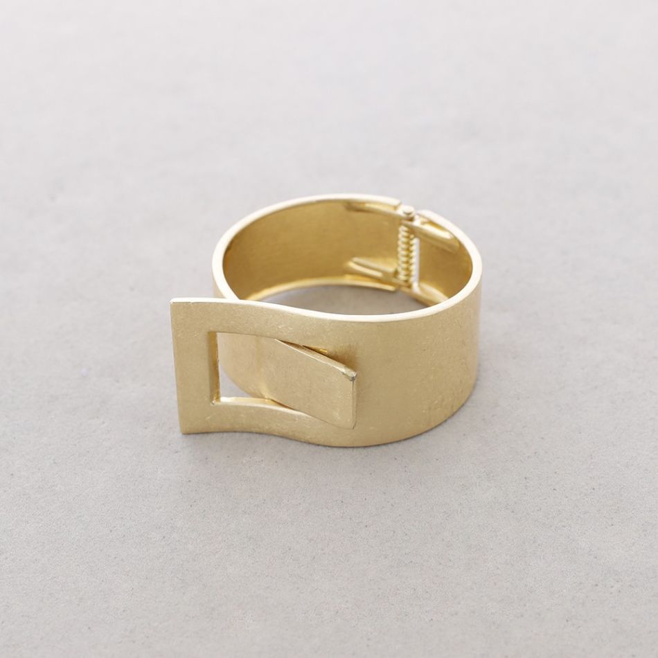 METAL SELF-CLOSING SHAPE BRACELET