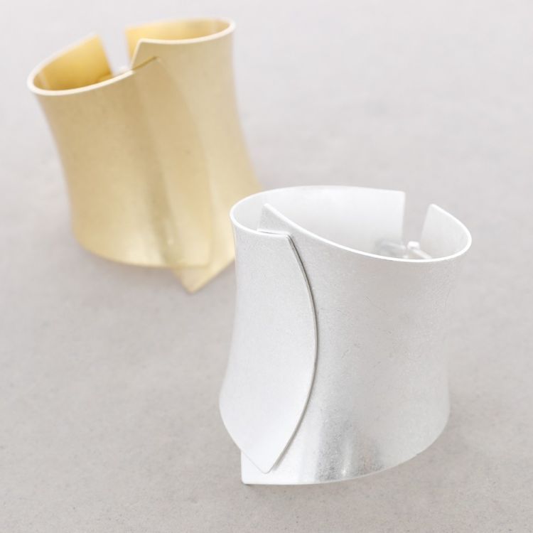 PULSERA METAL IRREGULAR 2
