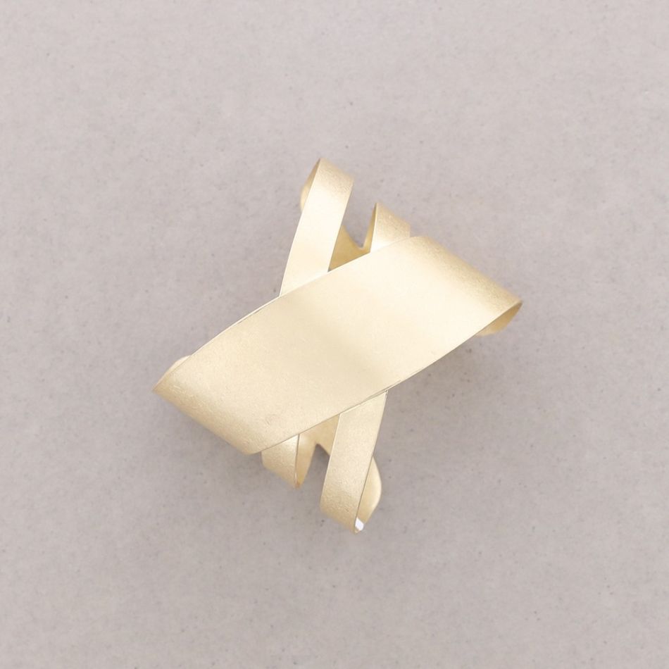 CROSSED METAL BRACELET